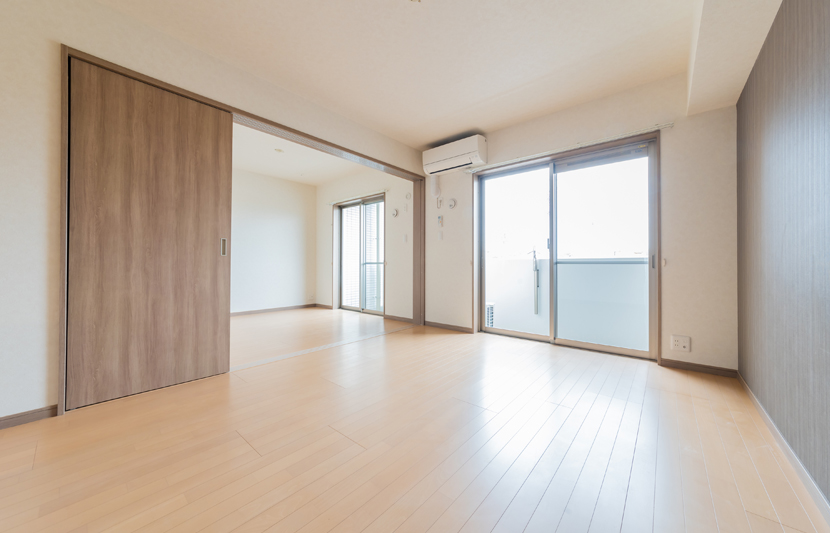 LDと隣接する洋室の扉を開けるととても開放的に広々した空間になります。